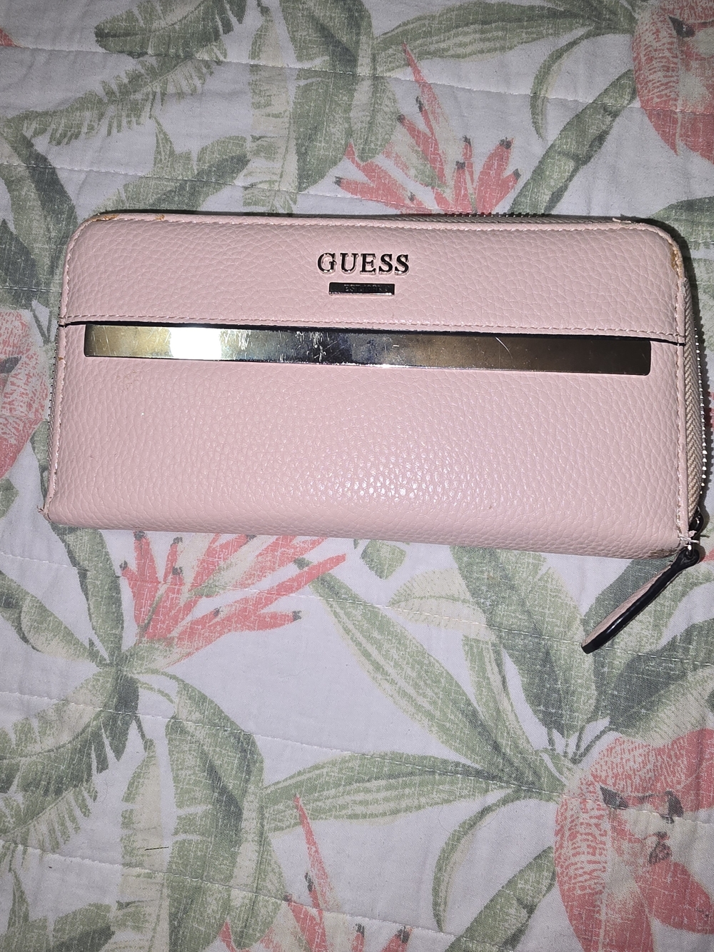 GUESS Women's Blush Pink Zip Wallet